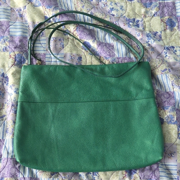 Elegant Green HOBO Ziggy Pebbled Leather Shoulder/ Hobo/ Crossbody Bag - Picture 1 of 6
